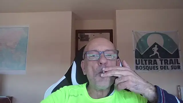 Snapshot of llopaco chatting on March 11, 2026, 10:42 am llopaco online show from March 11, 2026, 10:42 am