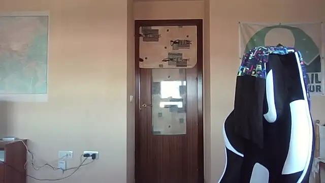 Snapshot of llopaco chatting on January 11, 2026, 12:01 pm llopaco online show from January 11, 2026, 12:01 pm