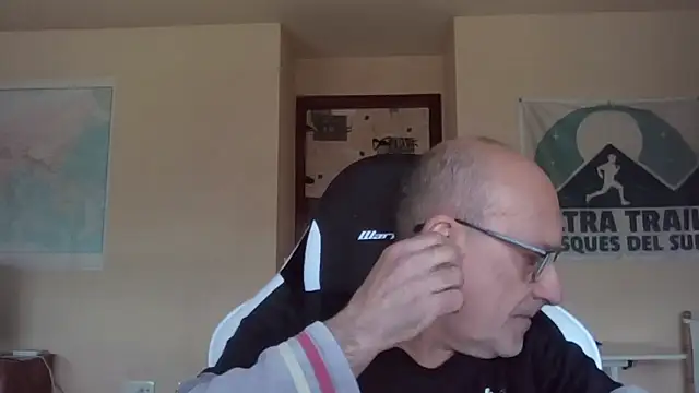 Snapshot of llopaco chatting on March 18, 2026, 10:29 am llopaco online show from March 18, 2026, 10:29 am