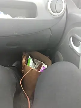 Snapshot of Loly2025 chatting on February 16, 2025, 10:43 am Loly2025 online show from February 16, 2025, 10:43 am