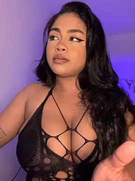 Snapshot of Dahiana_Giil chatting on November 12, 2025, 6:39 am Dahiana Giil online show from November 12, 2025, 6:39 am