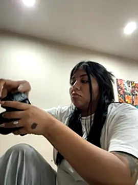 Karla Stein2025 online show from November 5, 2025, 2:58 am