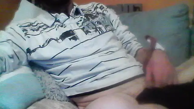 Snapshot of Andre35w chatting on December 15, 2025, 5:41 pm Andre35w online show from December 15, 2025, 5:41 pm