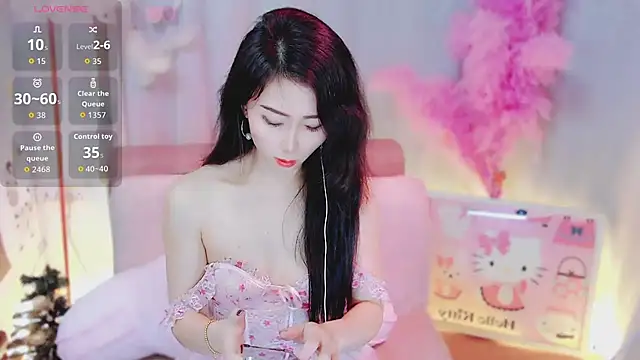 Snapshot of adelamiller chatting on March 4, 2026, 8:44 am adelamiller online show from March 4, 2026, 8:44 am