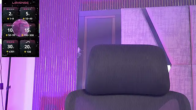 JacobRoberts1 online show from November 29, 2025, 9:37 pm