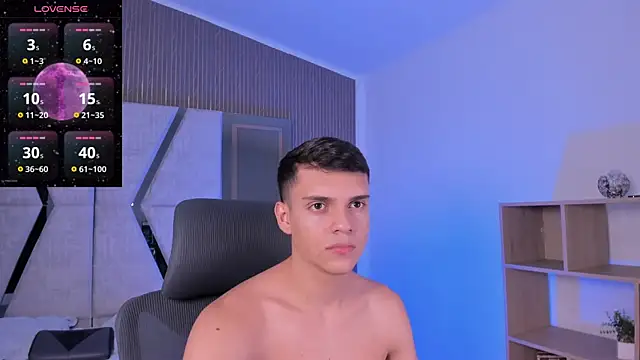 JacobRoberts1 online show from November 5, 2025, 9:40 pm