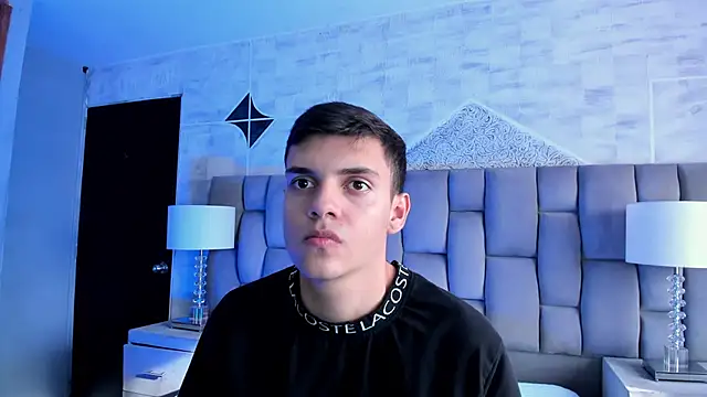 JacobRoberts1 online show from November 22, 2025, 9:13 pm