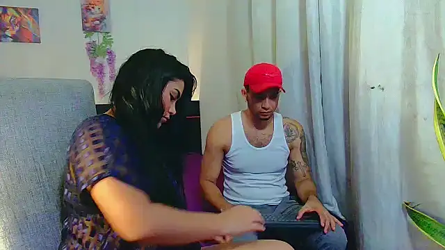 Snapshot of Reina_paola chatting on September 18, 2025, 2:36 am Reina paola online show from September 18, 2025, 2:36 am
