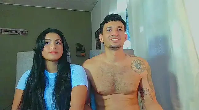 Snapshot of Reina_paola chatting on March 6, 2025, 5:22 pm Reina paola online show from March 6, 2025, 5:22 pm