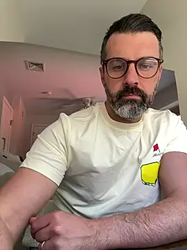 plaintreebull online show from April 10, 2026, 6:26 pm