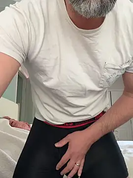 plaintreebull online show from April 16, 2026, 3:46 pm