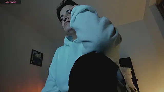 Skay Hot online show from March 5, 2026, 2:19 am