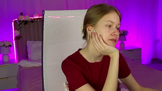 EveMundie online show from February 14, 2026, 12:49 pm