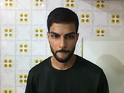 Gabrielteixeira120 online show from May 7, 2026, 7:28 pm