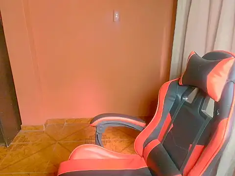 Daianna m  online show from April 20, 2026, 5:14 pm