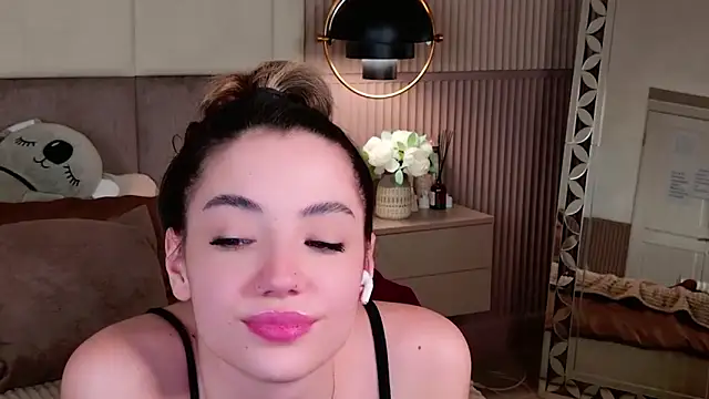 Snapshot of Alice_Deleon chatting on February 28, 2025, 11:56 pm Alice Deleon online show from February 28, 2025, 11:56 pm