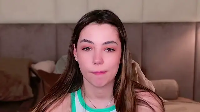 Snapshot of Alice_Deleon chatting on March 2, 2025, 6:59 am Alice Deleon online show from March 2, 2025, 6:59 am