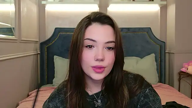 Alice Deleon online show from April 15, 2026, 11:05 am