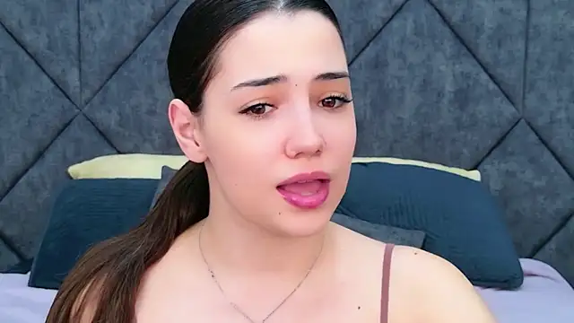 Snapshot of Alice_Deleon chatting on November 22, 2025, 11:09 am Alice Deleon online show from November 22, 2025, 11:09 am