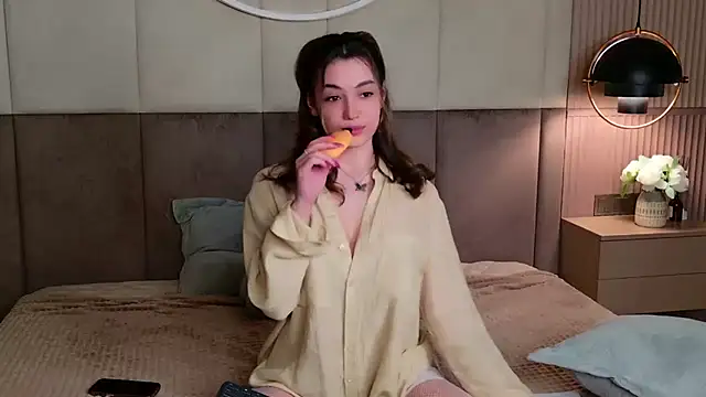 Snapshot of Alice_Deleon chatting on February 28, 2025, 3:48 am Alice Deleon online show from February 28, 2025, 3:48 am