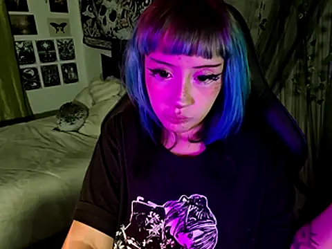 blue katt online show from October 27, 2025, 10:54 pm