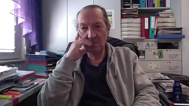 Snapshot of HMStraps01 chatting on March 6, 2025, 1:57 pm HMStraps01 online show from March 6, 2025, 1:57 pm