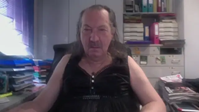 HMStraps01 online show from February 25, 2026, 7:08 am