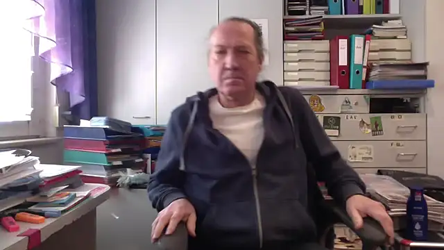 Snapshot of HMStraps01 chatting on March 4, 2025, 12:55 pm HMStraps01 online show from March 4, 2025, 12:55 pm