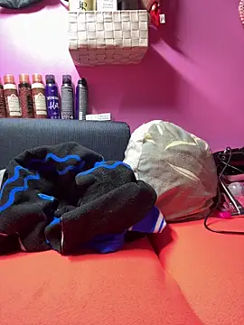 sexymelli18 online show from October 30, 2025, 6:27 pm