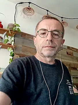 Xavspank2 online show from September 10, 2025, 1:21 pm