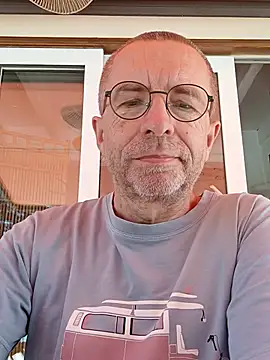 Snapshot of Xavspank2 chatting on June 16, 2026, 7:41 am Xavspank2 online show from June 16, 2026, 7:41 am