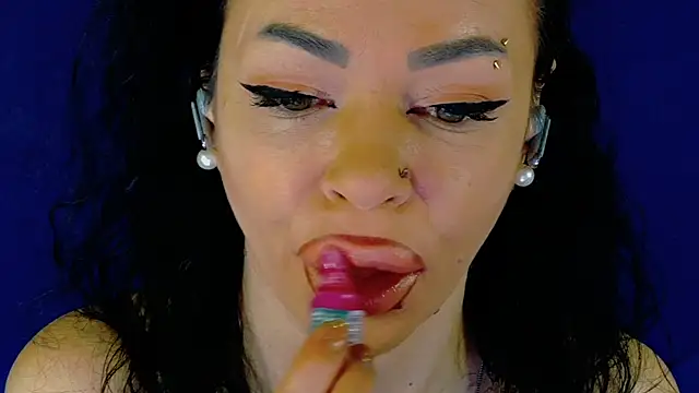 Sophie-Rosenfeld online show from October 24, 2025, 5:34 pm