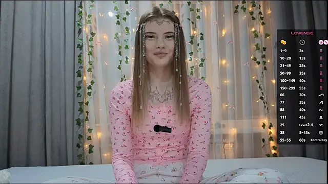 CarolinePepper online show from January 10, 2026, 1:50 pm