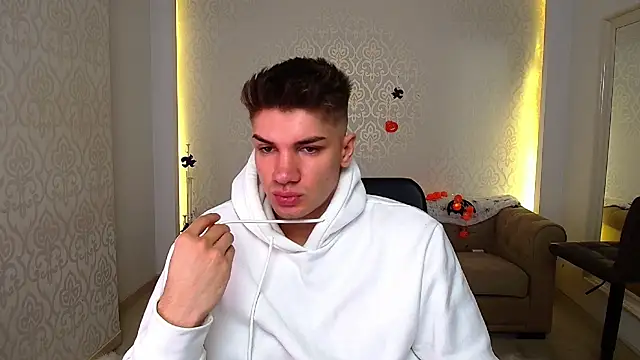 MaxKaiden online show from October 23, 2025, 4:55 am