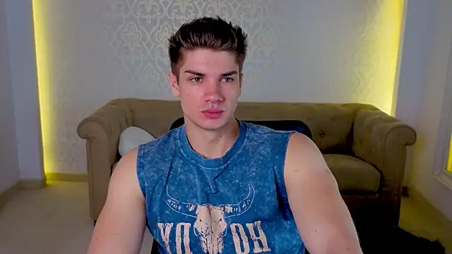 MaxKaiden online show from June 2, 2026, 3:39 am