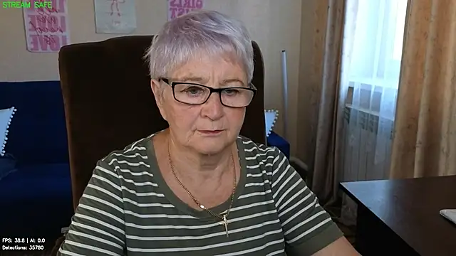 Snapshot of Sandra_Snowflake chatting on July 15, 2026, 3:57 am Sandra Snowflake online show from July 15, 2026, 3:57 am