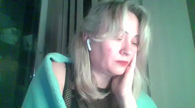 Snapshot of Mary888x chatting on February 18, 2025, 6:47 pm Mary888x online show from February 18, 2025, 6:47 pm