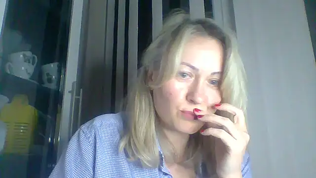 Snapshot of Mary888x chatting on March 1, 2025, 9:15 pm Mary888x online show from March 1, 2025, 9:15 pm