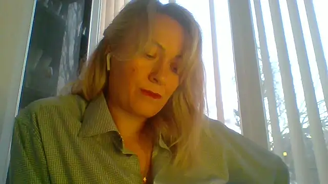 Snapshot of Mary888x chatting on February 25, 2025, 3:31 pm Mary888x online show from February 25, 2025, 3:31 pm