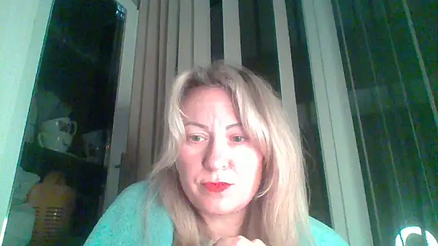 Snapshot of Mary888x chatting on February 17, 2025, 10:05 pm Mary888x online show from February 17, 2025, 10:05 pm