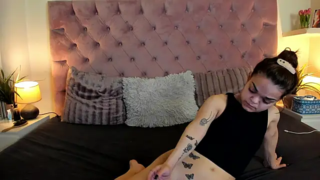 Snapshot of MaiaMini chatting on March 7, 2025, 5:51 am MaiaMini online show from March 7, 2025, 5:51 am