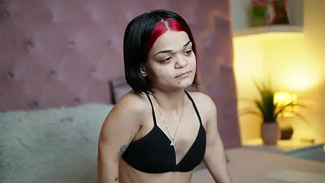 Snapshot of MaiaMini chatting on December 15, 2025, 9:42 pm MaiaMini online show from December 15, 2025, 9:42 pm