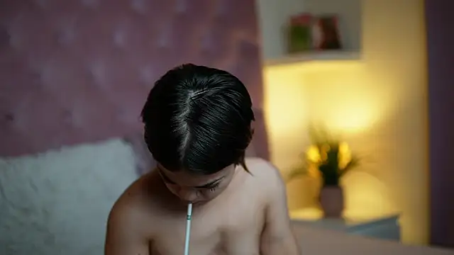 Snapshot of MaiaMini chatting on September 15, 2025, 8:15 am MaiaMini online show from September 15, 2025, 8:15 am