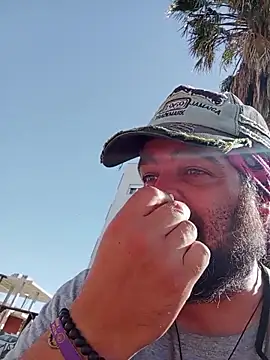 Snapshot of serpensy chatting on June 17, 2026, 8:14 am serpensy online show from June 17, 2026, 8:14 am