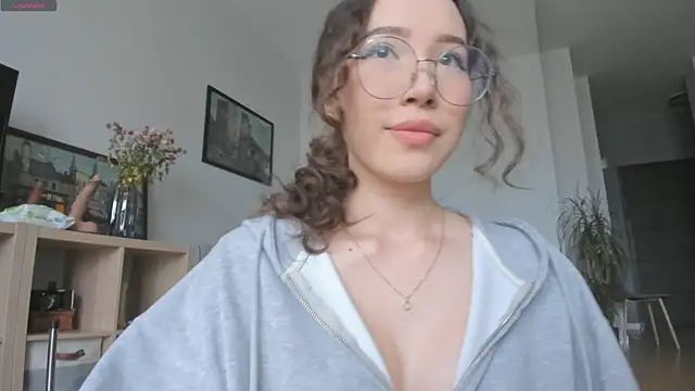 Snapshot of mey_baee chatting on November 15, 2025, 9:02 am mey baee online show from November 15, 2025, 9:02 am