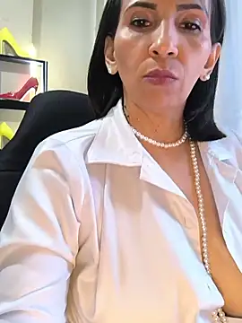 Mrsvictoriaaa online show from May 24, 2026, 7:58 pm
