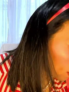 Snapshot of Mrsvictoriaaa chatting on December 5, 2025, 8:17 pm Mrsvictoriaaa online show from December 5, 2025, 8:17 pm