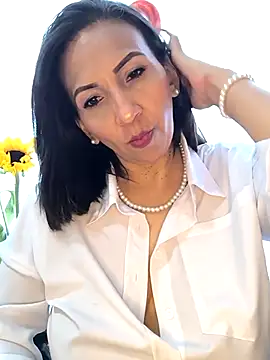 Snapshot of Mrsvictoriaaa chatting on February 14, 2026, 7:58 pm Mrsvictoriaaa online show from February 14, 2026, 7:58 pm