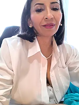 Snapshot of Mrsvictoriaaa chatting on December 15, 2025, 8:03 pm Mrsvictoriaaa online show from December 15, 2025, 8:03 pm