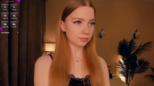 Snapshot of FloraBonde chatting on March 9, 2025, 7:12 am FloraBonde online show from March 9, 2025, 7:12 am